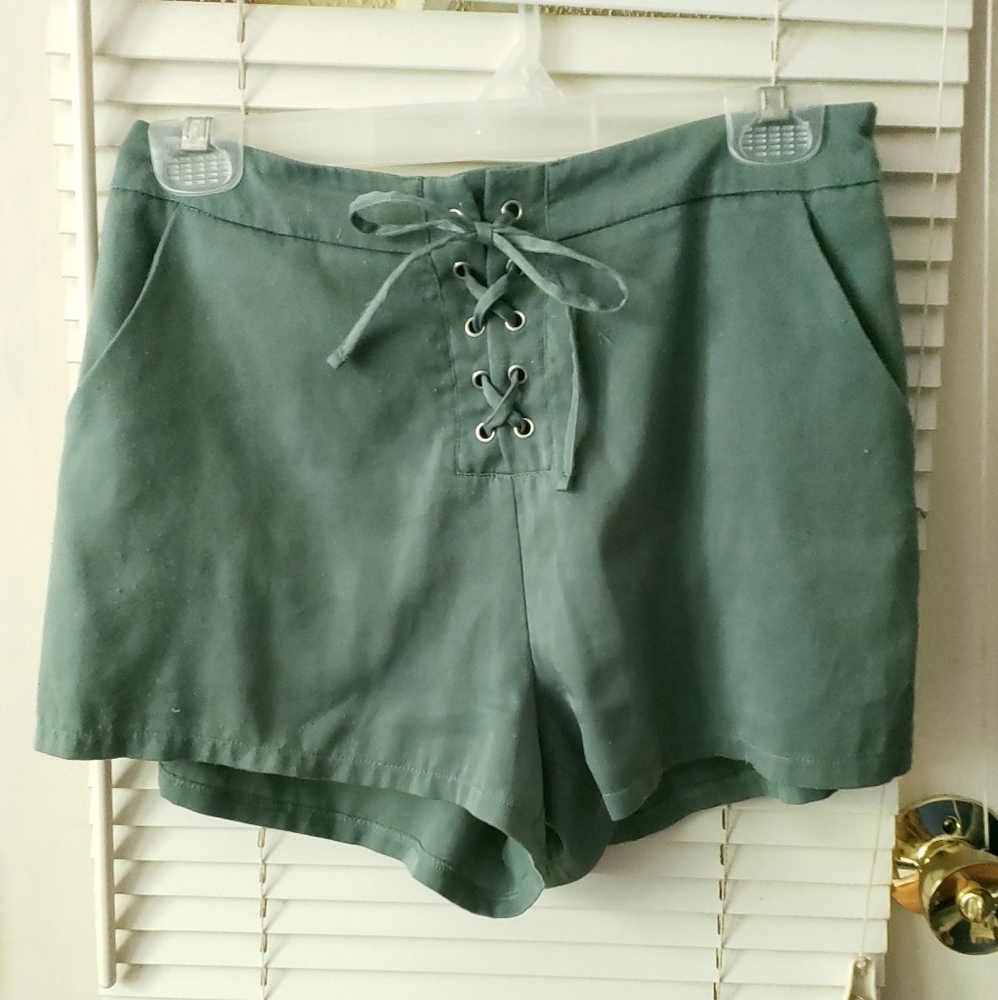 Lace up army green shorts